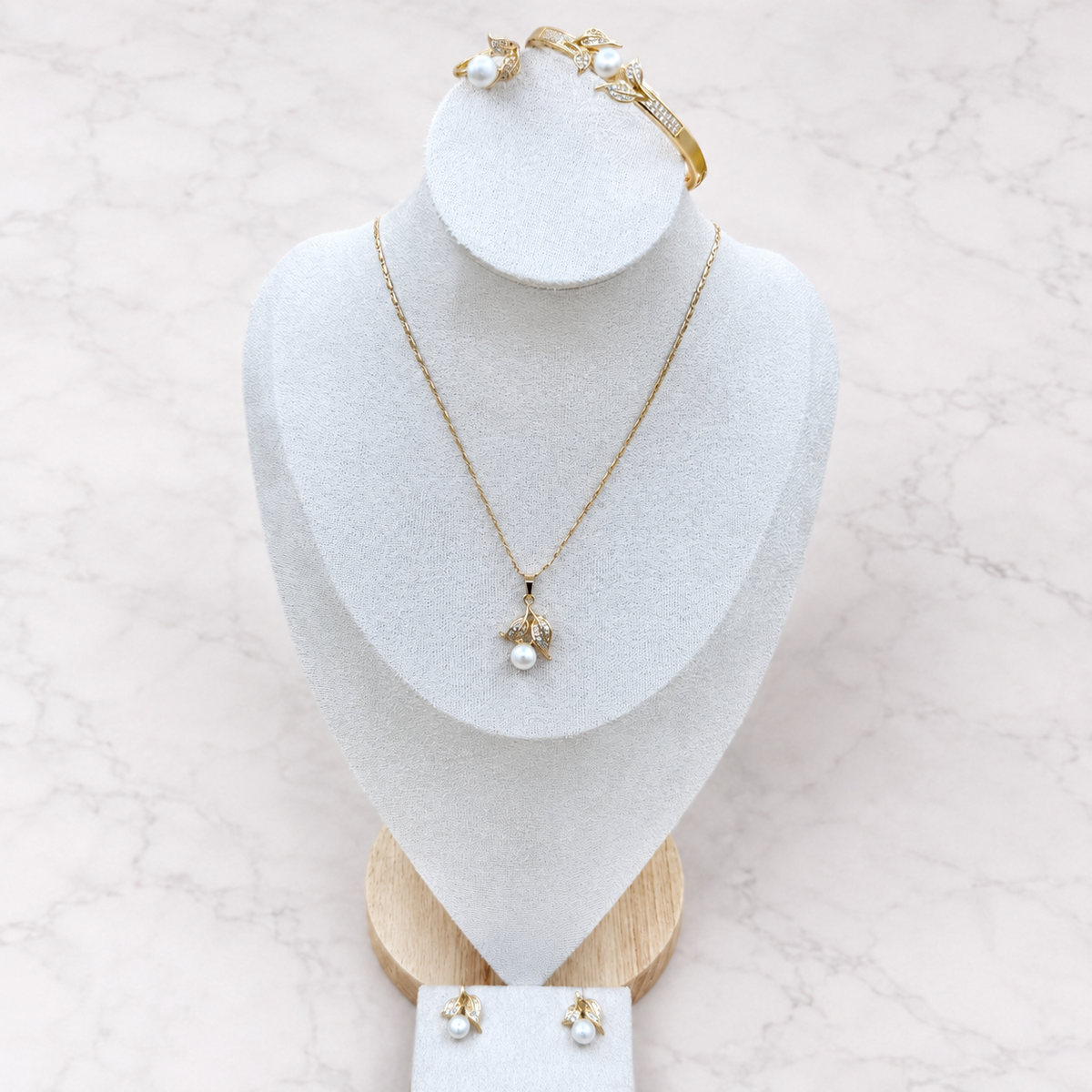 Jewelry Set with Freshwater Pearls - #1016