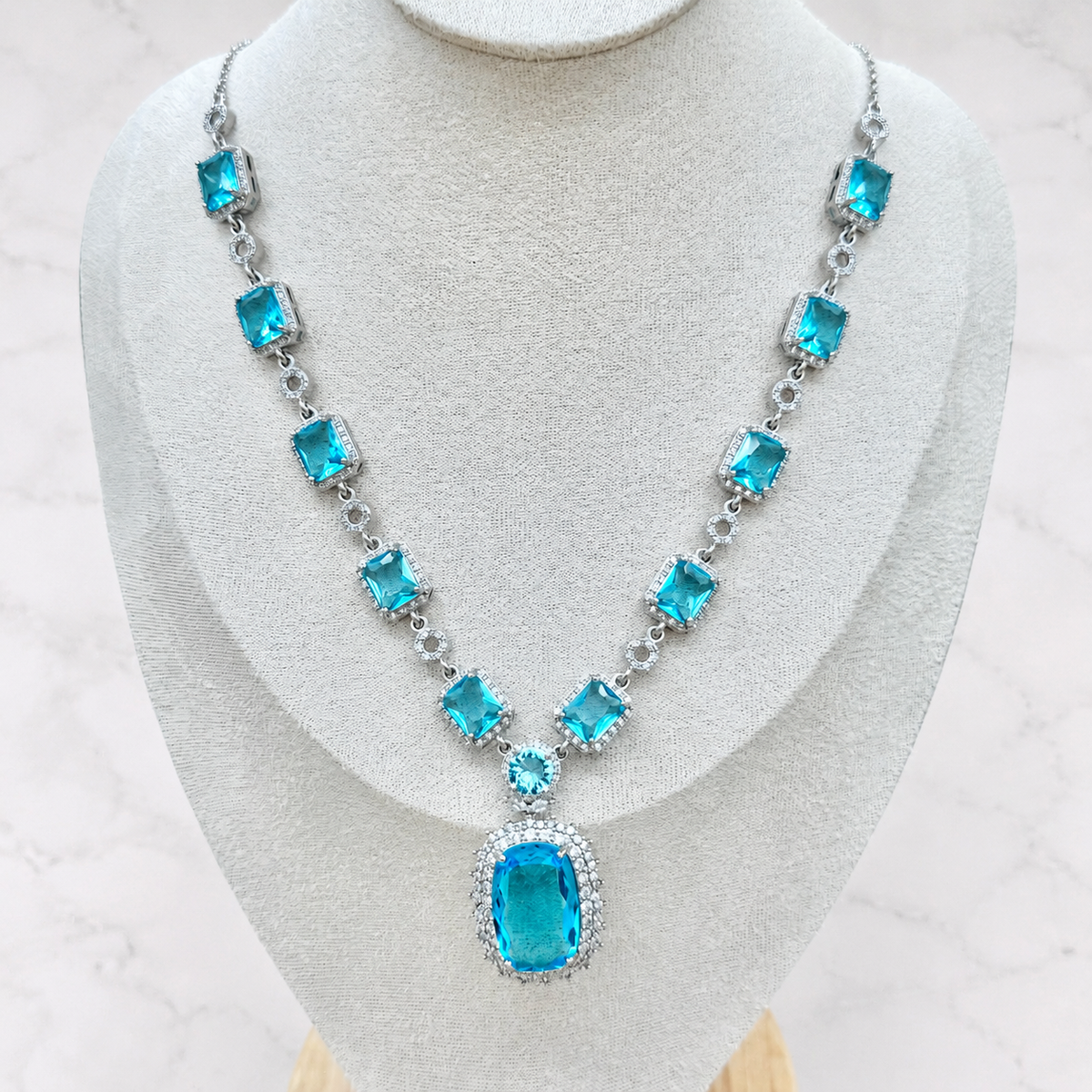 Jewelry: Necklace - #1008