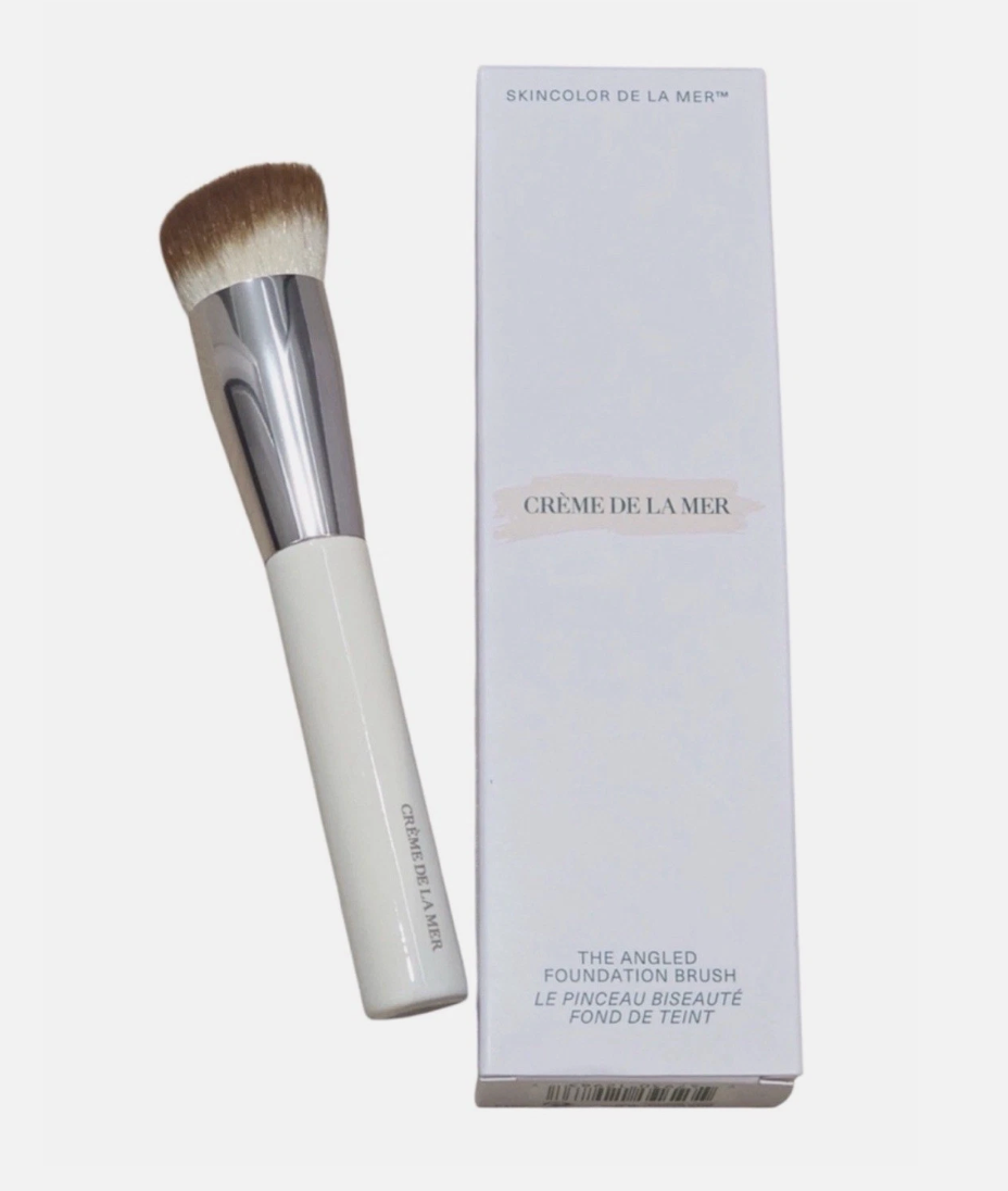 La Mer | The Angled Foundation Brush