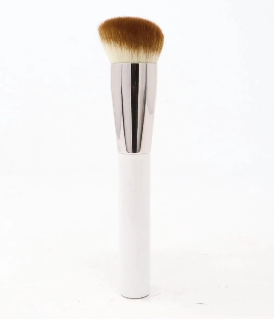 La Mer | The Angled Foundation Brush
